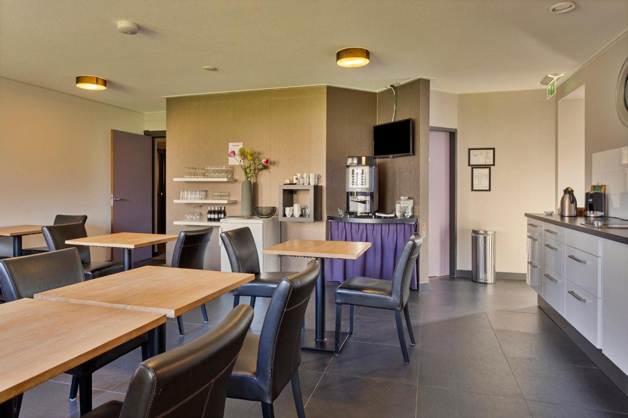 Hunzego Hotel Uithuizermeeden ภายนอก รูปภาพ