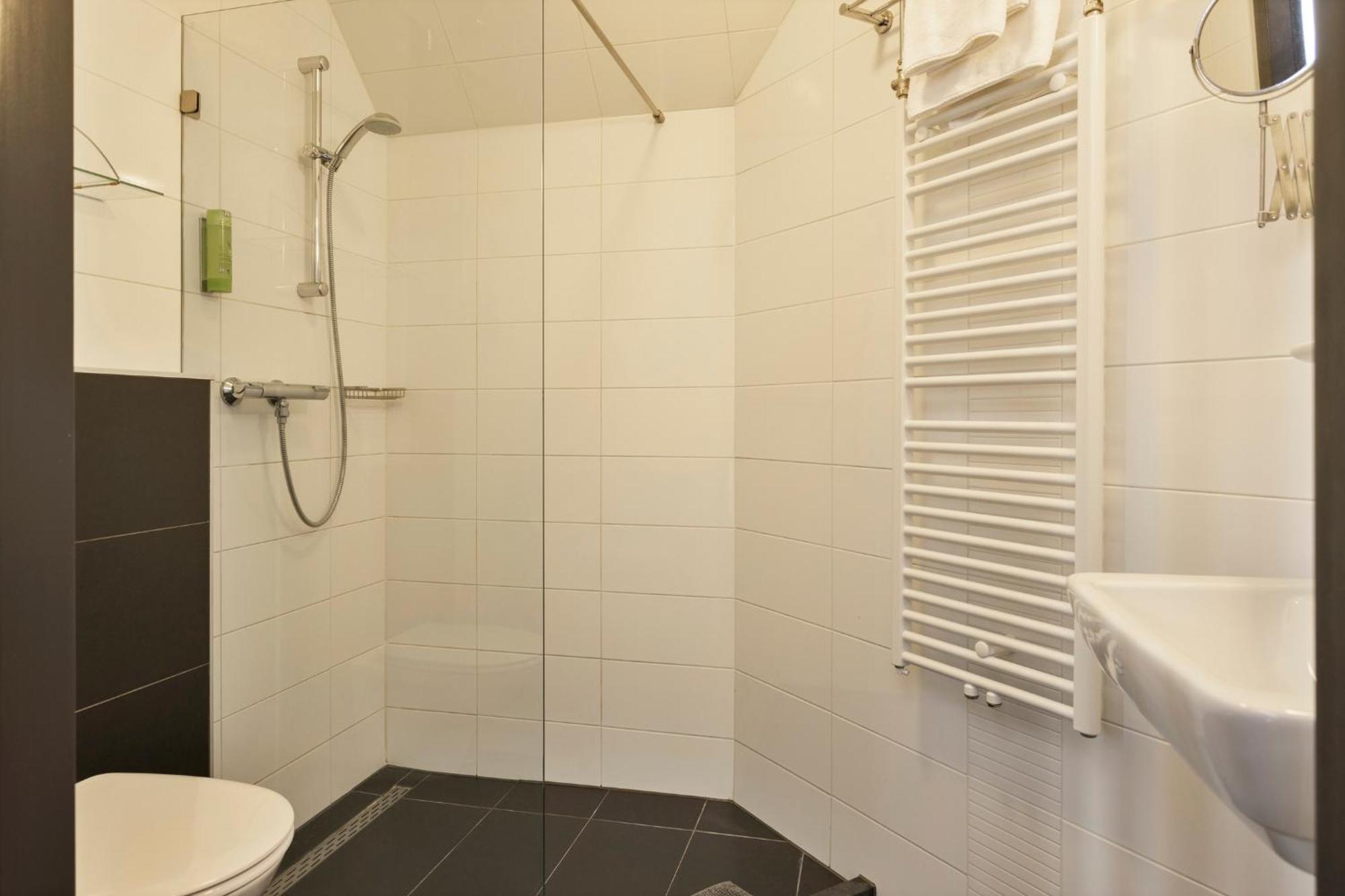 Hunzego Hotel Uithuizermeeden ภายนอก รูปภาพ
